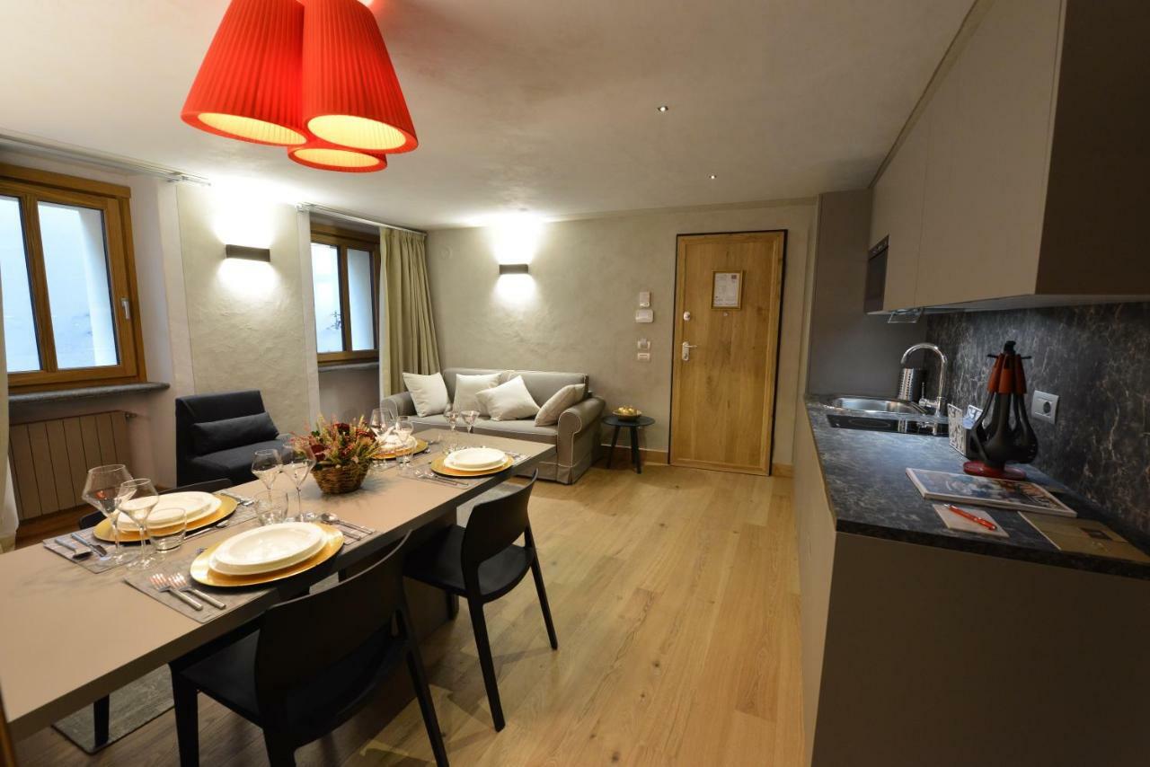 Le Reve Charmant Apartments - Via Sant'Orso,2 Аоста Экстерьер фото