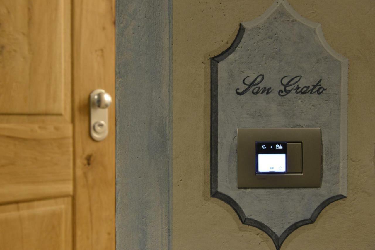 Le Reve Charmant Apartments - Via Sant'Orso,2 Аоста Экстерьер фото