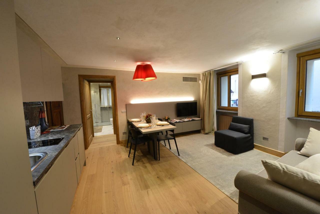 Le Reve Charmant Apartments - Via Sant'Orso,2 Аоста Экстерьер фото