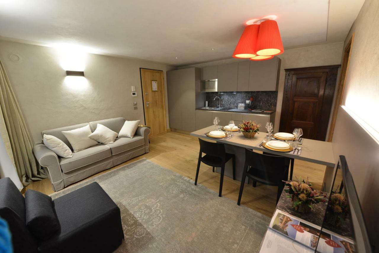 Le Reve Charmant Apartments - Via Sant'Orso,2 Аоста Экстерьер фото